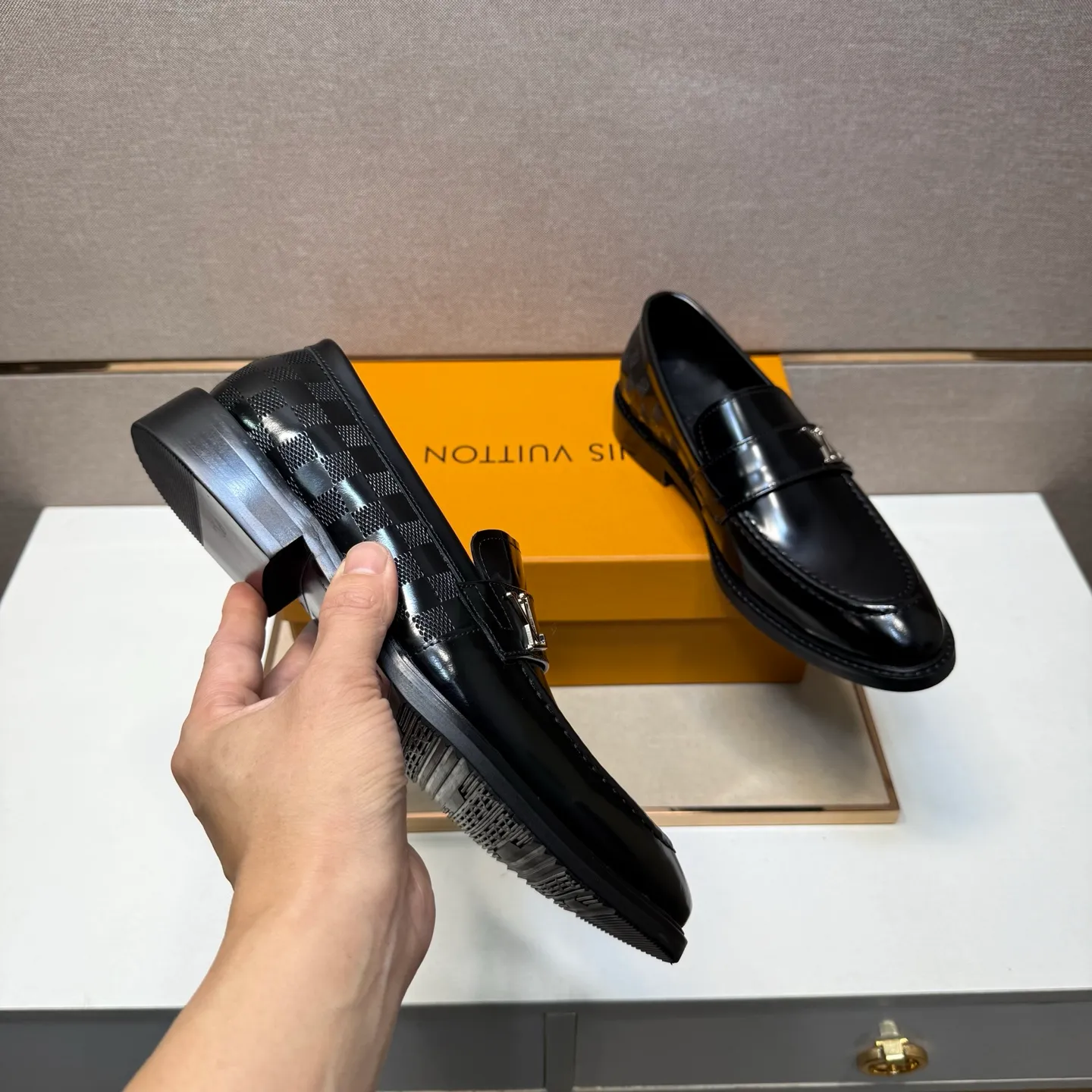 Men's men's shoes 💰pp462【LV～】Men's casual leather shoes 2025z cabinet sales simultaneously 🔶Size: 39-44#️⃣ 🔷2 colors🔜The upper is made of multi-material splicing➕Cow leather lining, comfortable and breathable, sole: original comfortable and wear-resistant outsole, ⚠️real thing📱photographed🎬real thing is better📢📢📢